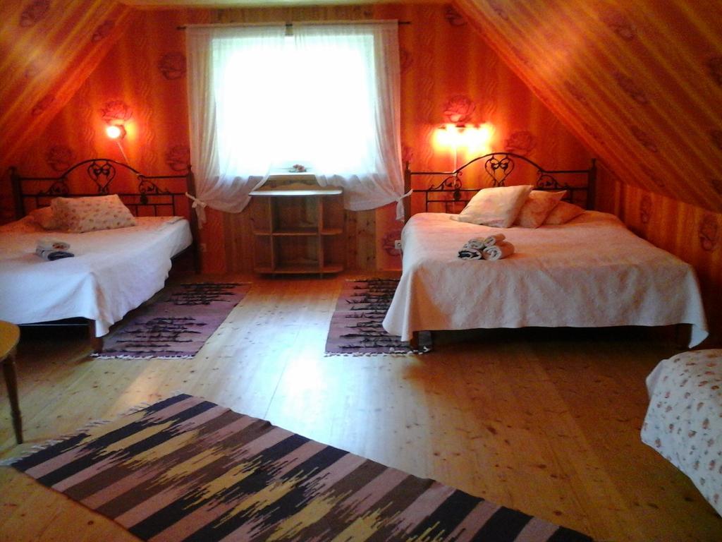 Tonise Holiday Houses Lilbi  Δωμάτιο φωτογραφία