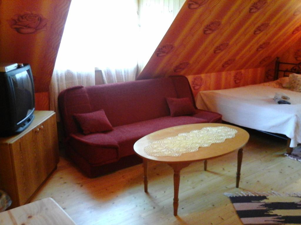 Tonise Holiday Houses Lilbi  Δωμάτιο φωτογραφία