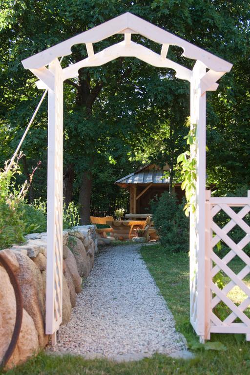 Tonise Holiday Houses Lilbi  Εξωτερικό φωτογραφία